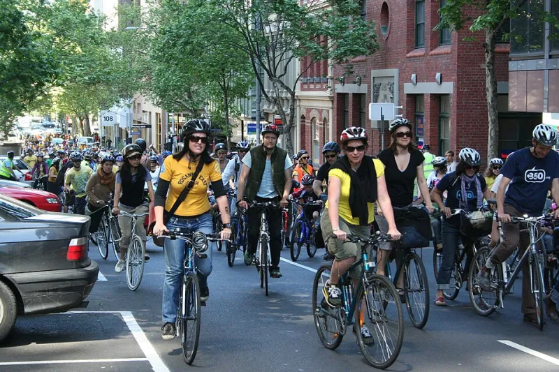 Wheels Down, Manners Up: How to Share the Road Without Being That Rider